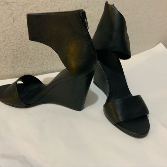 Vince Kelan black wedge sandal heel Size 37 EUR/ 6.5 USA - Picture 4 of 7